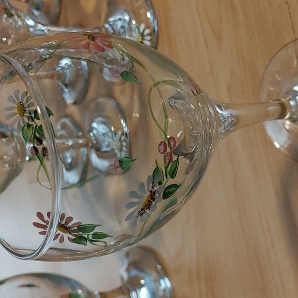 Hand-Painted Floral Glassware Set - Picture 5 of 7